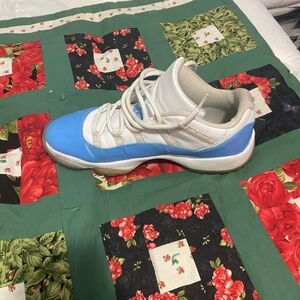 Jordan 11 retro low university blue